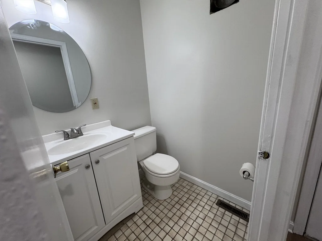 2 bed, 1 bath apartment for rent at 168 Pine St Unit 2, Danvers — photo 16 of 21