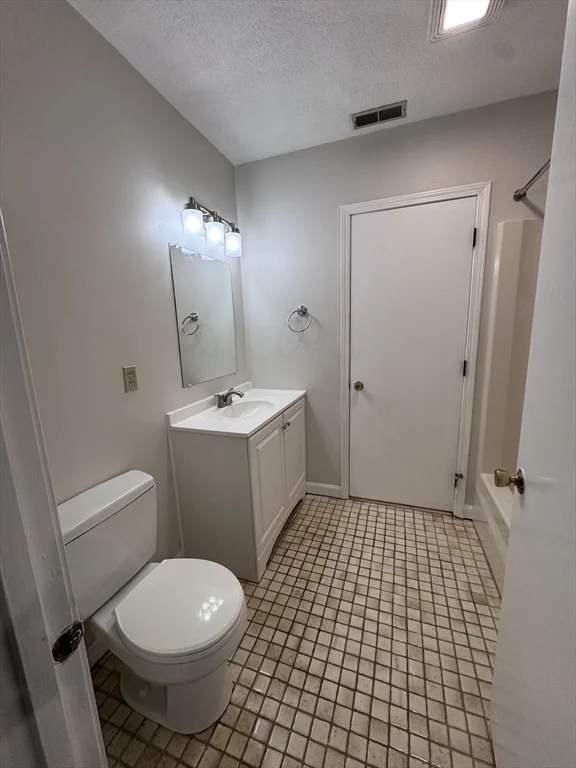 2 bed, 1 bath apartment for rent at 168 Pine St Unit 2, Danvers — photo 12 of 21