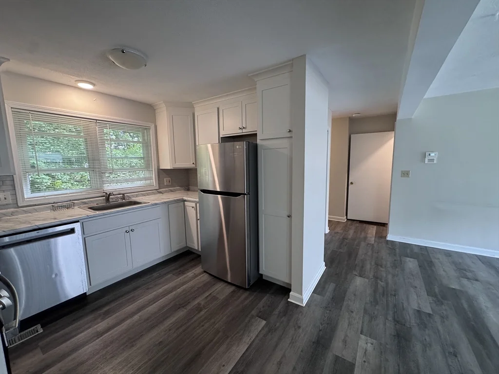 2 bed, 1 bath apartment for rent at 168 Pine St Unit 5, Danvers — photo 4 of 17