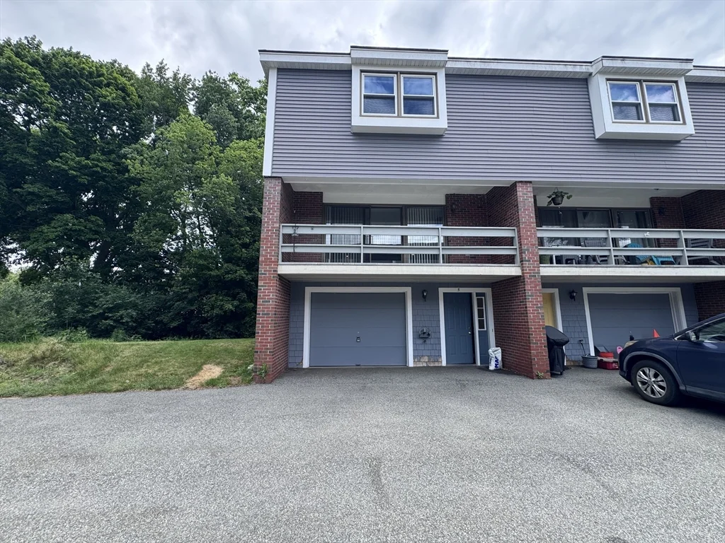 2 bed, 1 bath apartment for rent at 168 Pine St Unit 5, Danvers — photo 1 of 17