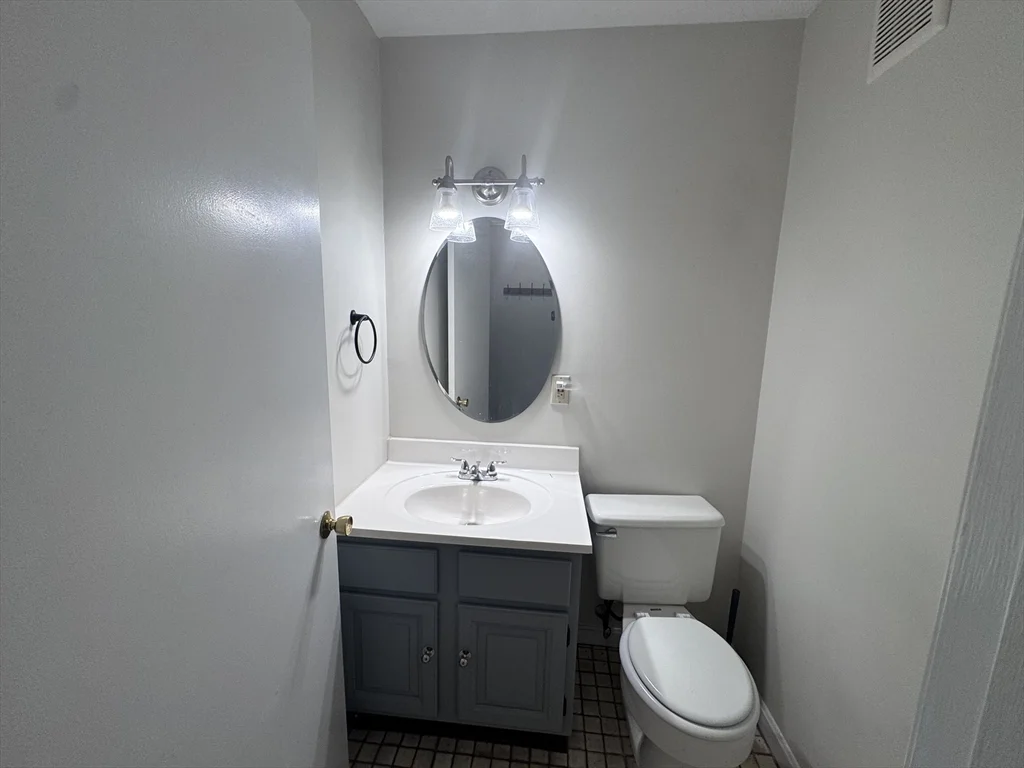 2 bed, 1 bath apartment for rent at 168 Pine St Unit 5, Danvers — photo 12 of 17