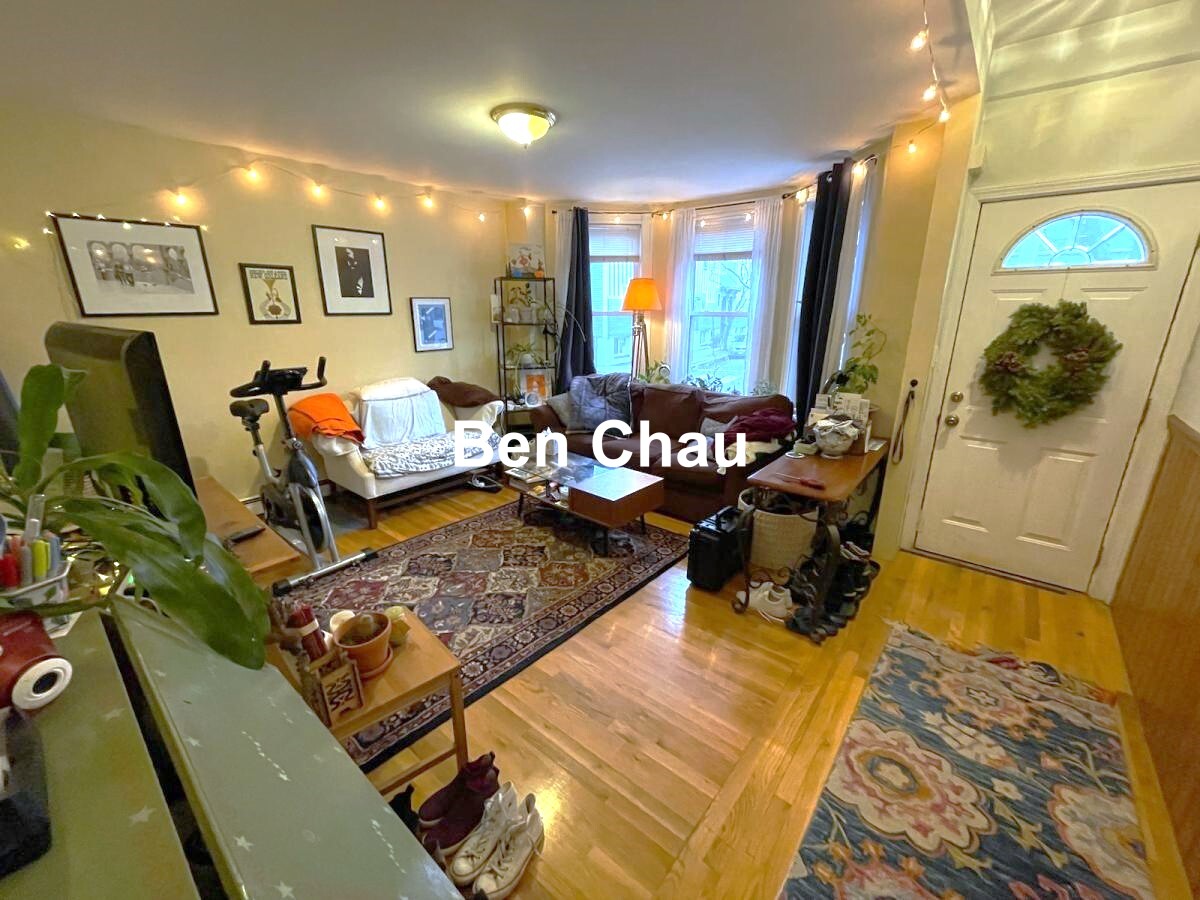 2 bed, 1 bath apartment for rent at 168 Putnam Ave Unit 168, Riverside