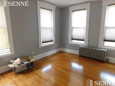 2.5 bed, 1 bath apartment for rent at 168 River St Unit 1, Cambridgeport — photo 6 of 10