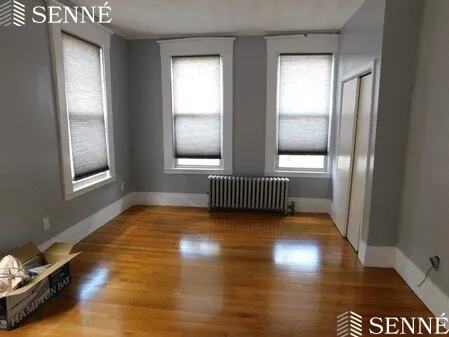 2.5 bed, 1 bath apartment for rent at 168 River St Unit 1, Cambridgeport — photo 5 of 10