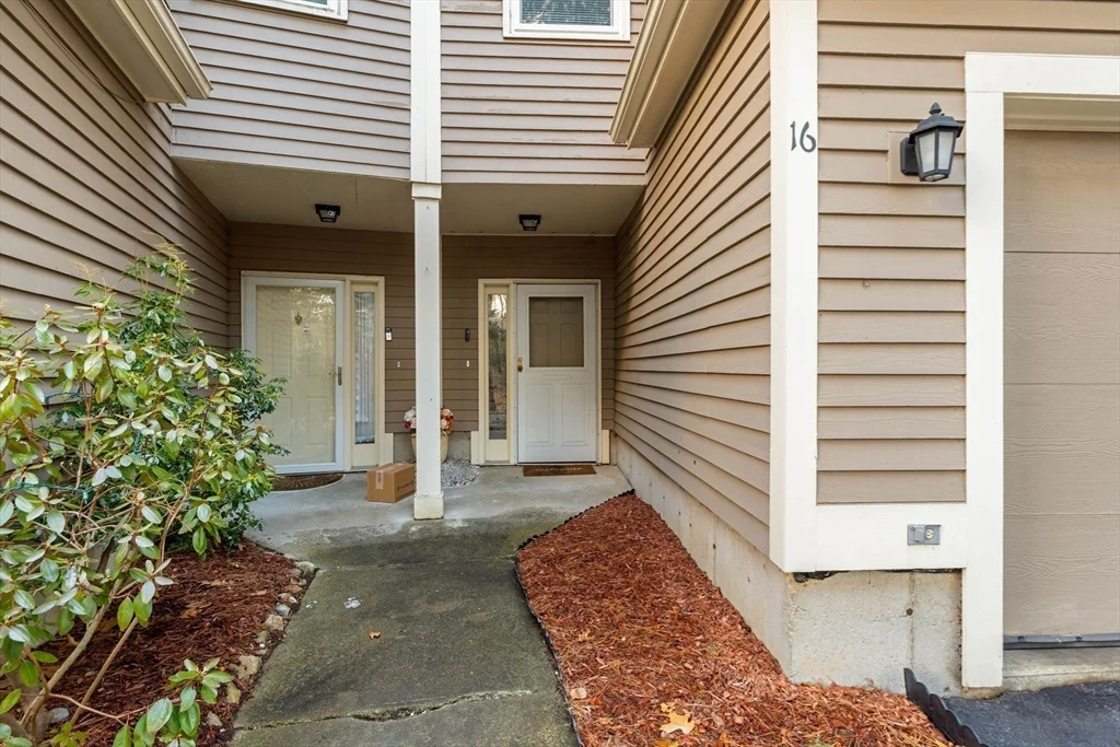 2 bed, 2 bath apartment for rent at 168 Upton Rd Unit 16, Grafton — photo 3 of 20