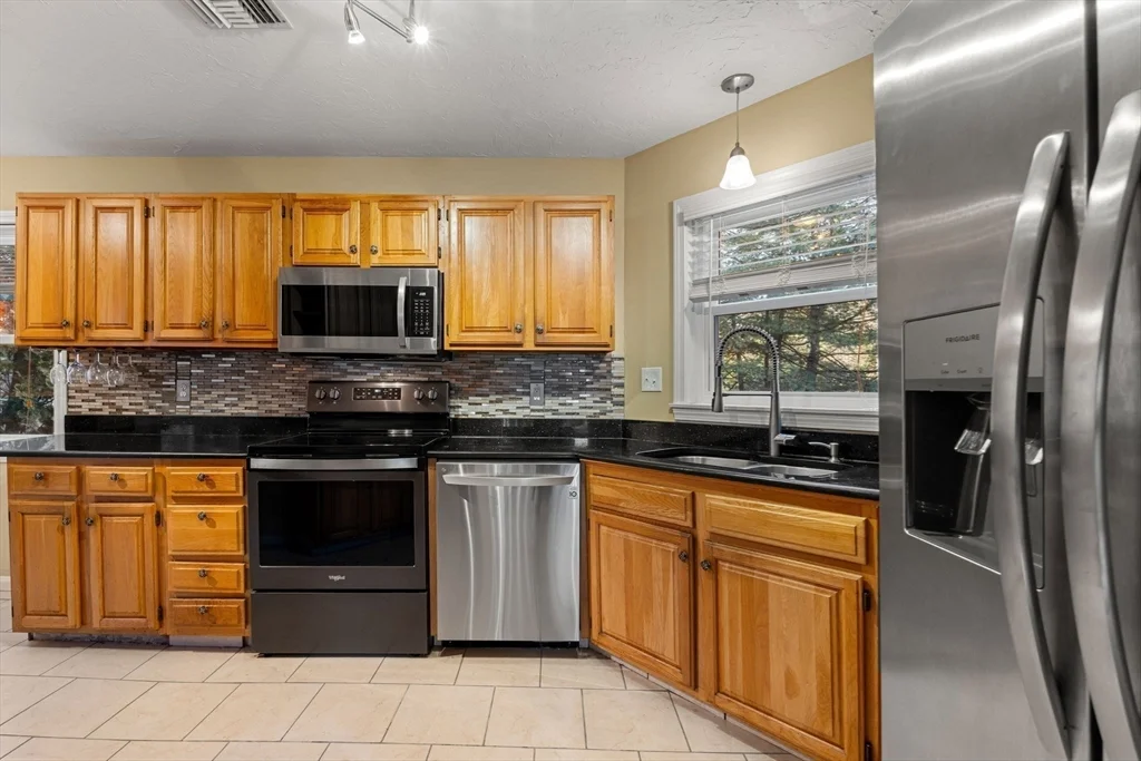 2 bed, 2 bath apartment for rent at 168 Upton Rd Unit 16, Grafton — photo 10 of 20
