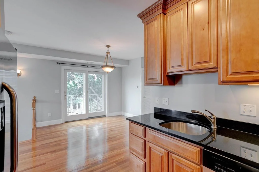 3 bed, 1 bath apartment for rent at 168 W 9th Unit 3, South Boston — photo 3 of 21