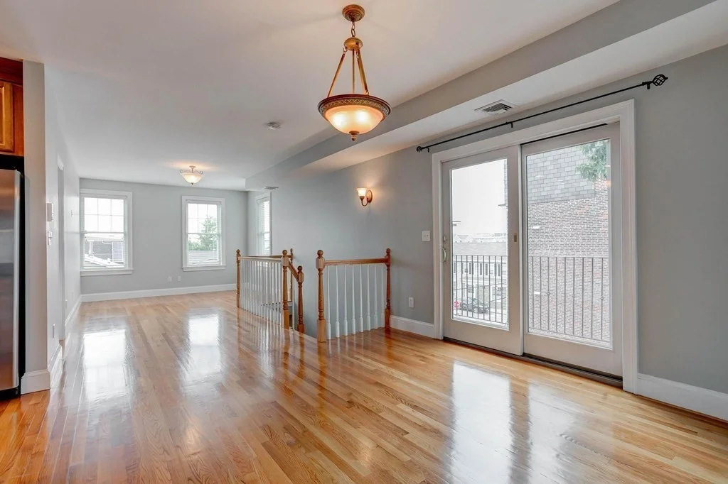 3 bed, 1 bath apartment for rent at 168 W 9th Unit ph, South Boston