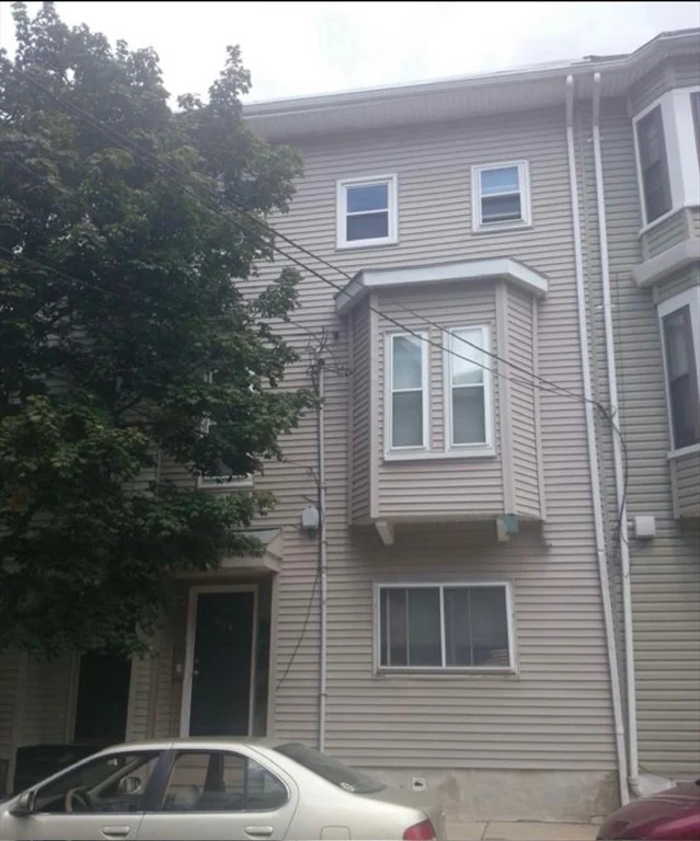 1 bed, 1 bath apartment for rent at 168 West Sixth St Unit 2, South Boston — photo 1 of 9