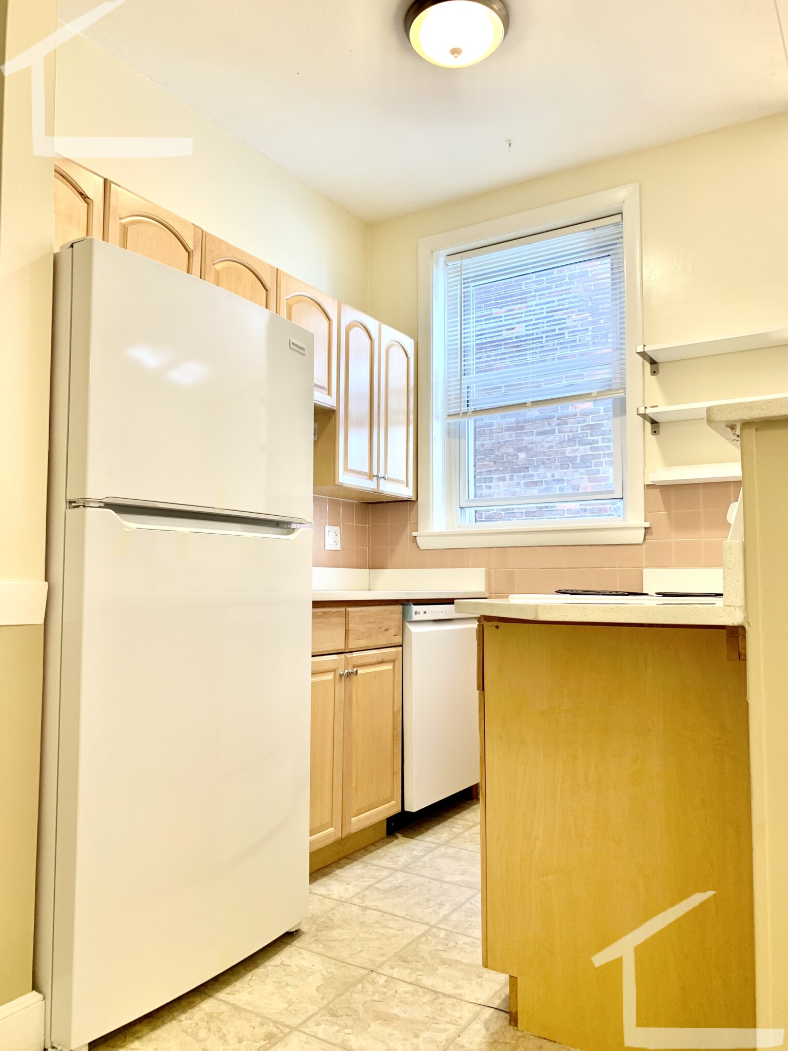 2 bed, 1 bath apartment for rent at 168 Winthrop Rd Unit 3, Aspinwall Hill — photo 2 of 8