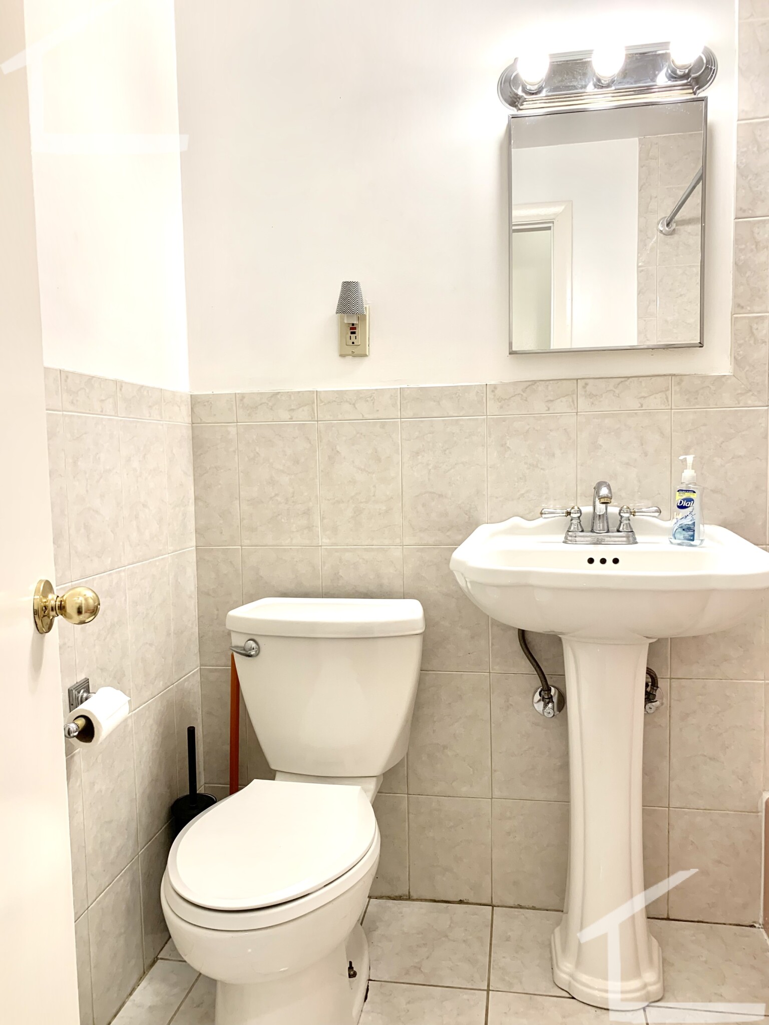2 bed, 1 bath apartment for rent at 168 Winthrop Rd Unit 3, Aspinwall Hill — photo 7 of 8