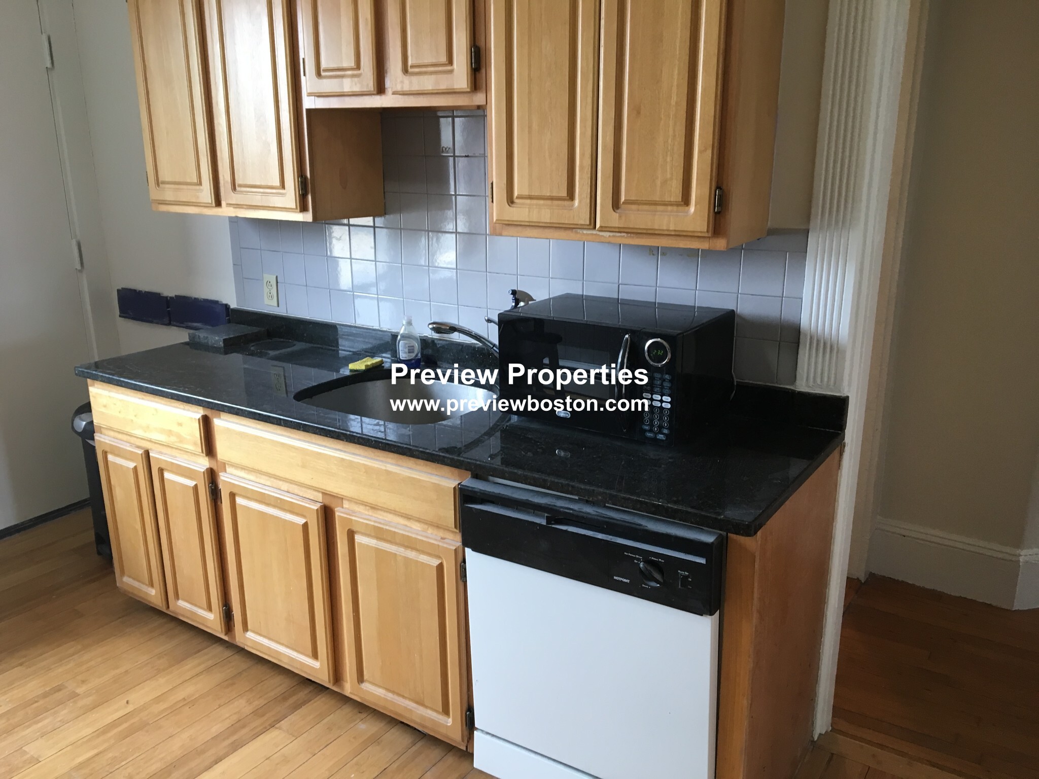 4 bed, 1 bath apartment for rent at 1680 Commonwealth Ave Unit 4P, Brighton — photo 7 of 10