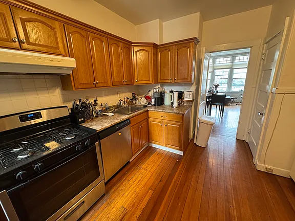 3.5 bed, 2 bath apartment for rent at 1681 Beacon St Unit 1, Aspinwall Hill