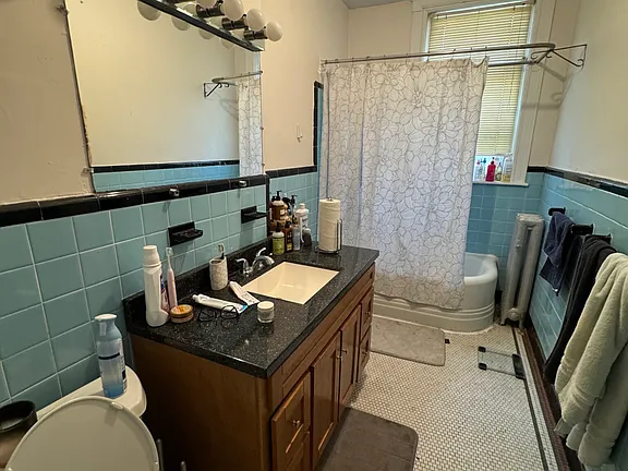 3.5 bed, 2 bath apartment for rent at 1681 Beacon St Unit 1, Aspinwall Hill — photo 16 of 17