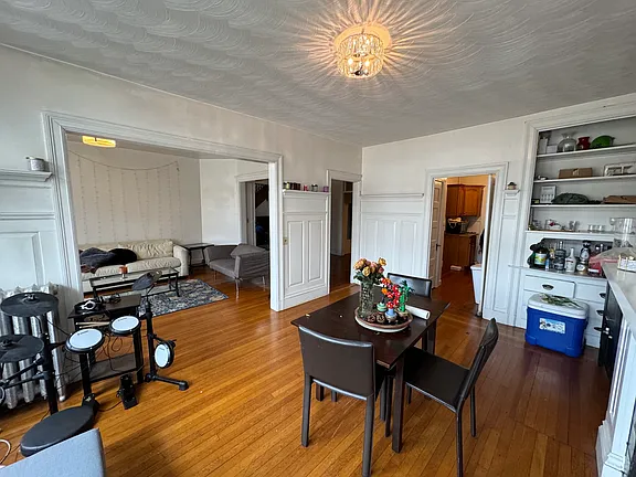 3.5 bed, 2 bath apartment for rent at 1681 Beacon St Unit 1, Aspinwall Hill — photo 8 of 17