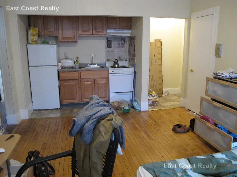2 bed, 1 bath apartment for rent at 1681 Commonwealth Ave Unit 4, Brighton — photo 4 of 25
