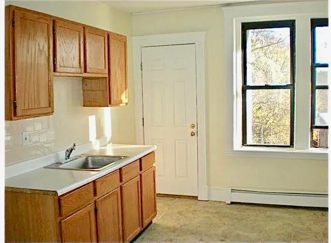 5 bed, 1 bath apartment for rent at 1682 Commonwealth Ave Unit 2, Brighton — photo 22 of 35