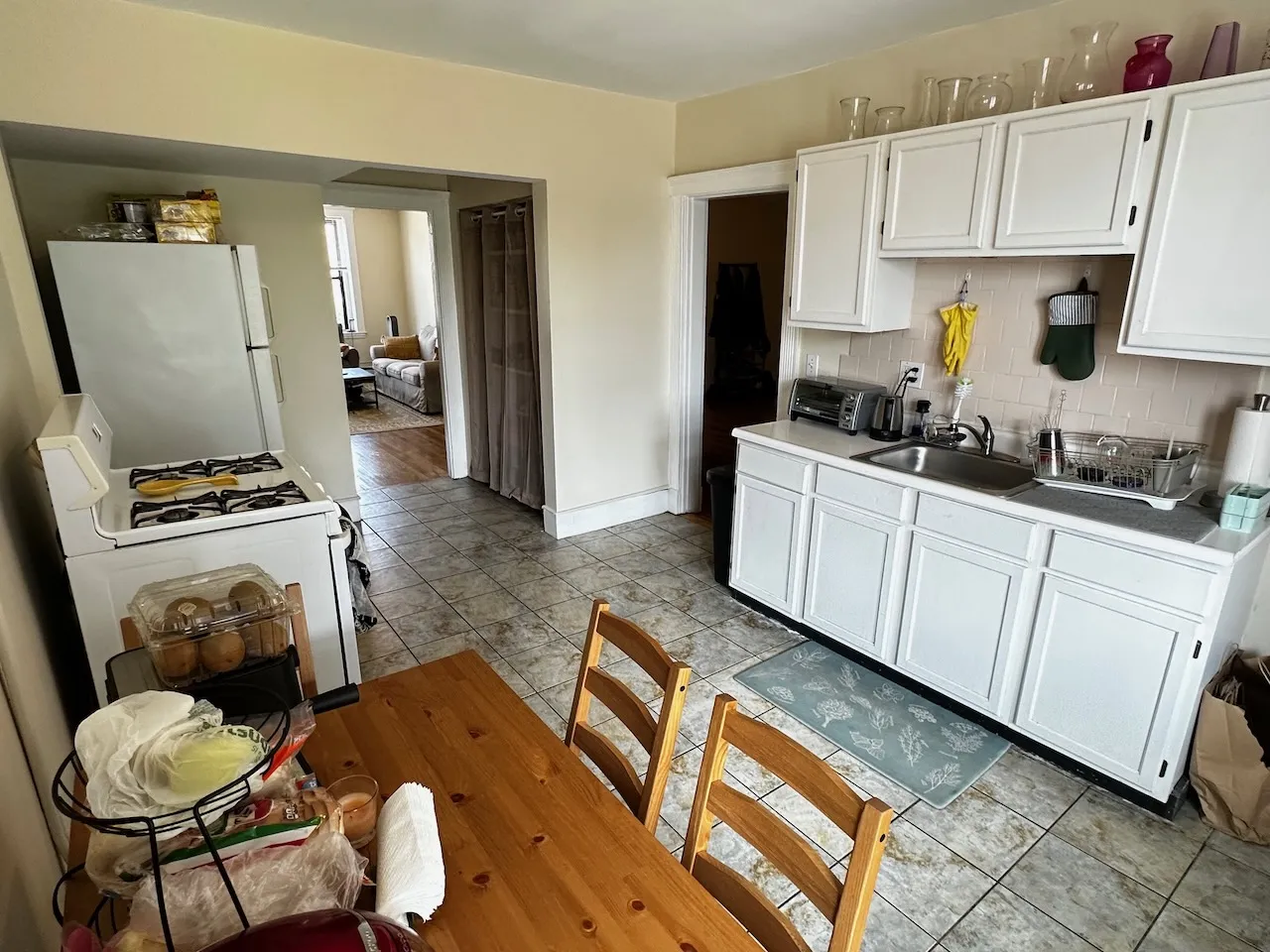 5 bed, 1 bath apartment for rent at 1682 Commonwealth Ave Unit 2, Brighton — photo 2 of 35