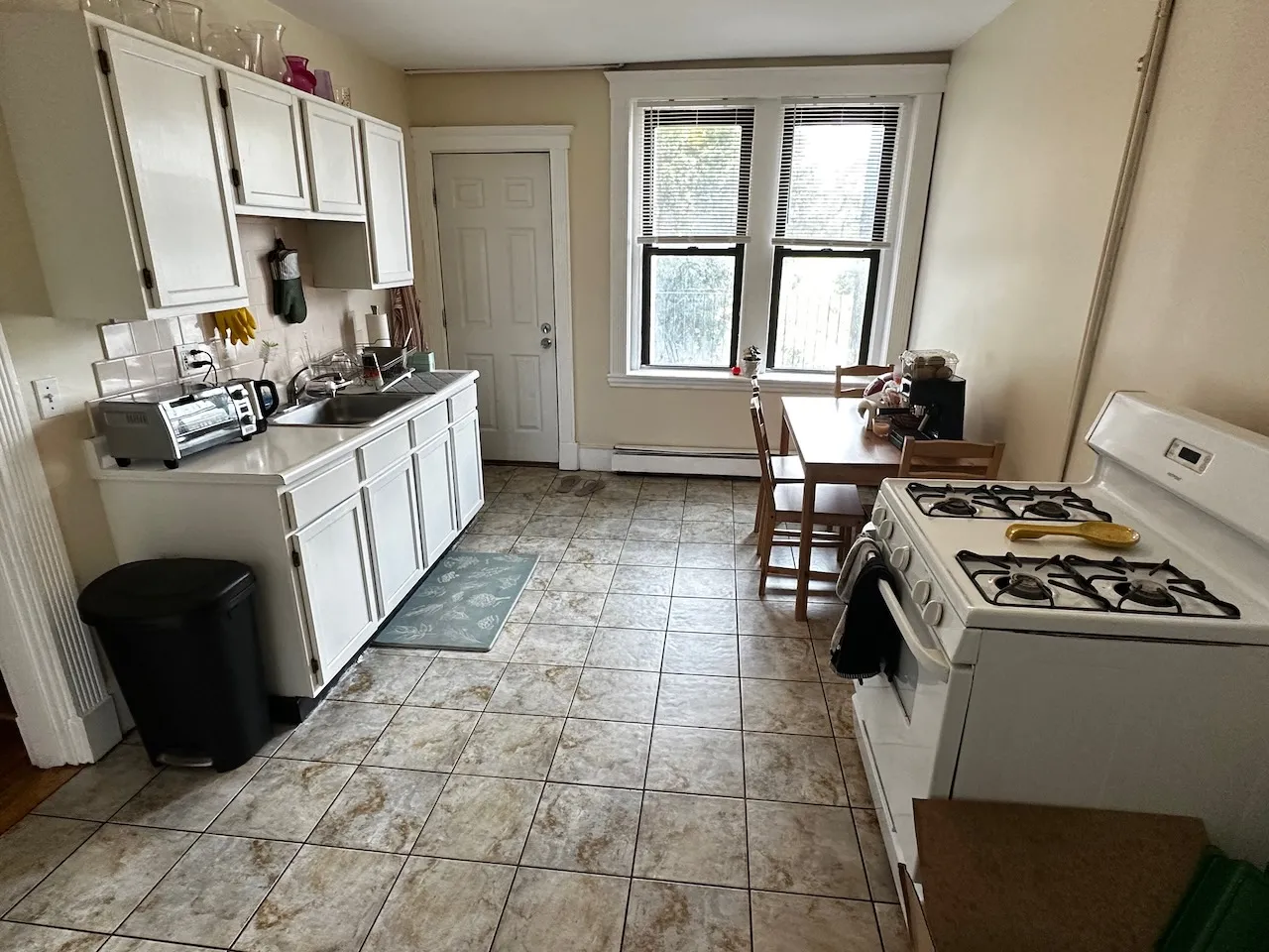5 bed, 1 bath apartment for rent at 1682 Commonwealth Ave Unit 2, Brighton — photo 1 of 35
