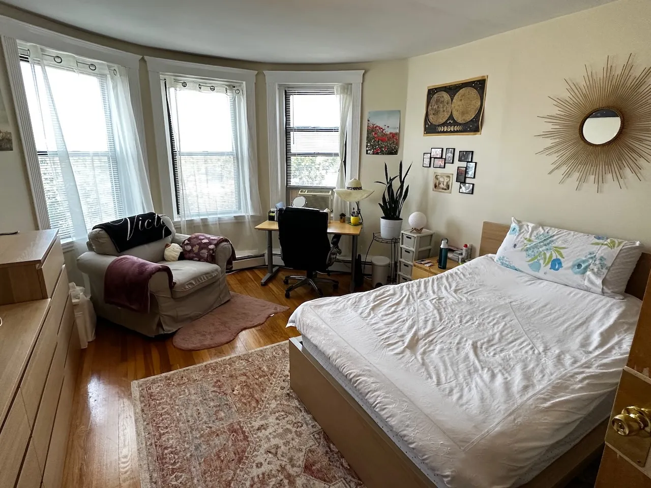 5 bed, 1 bath apartment for rent at 1682 Commonwealth Ave Unit 2, Brighton — photo 12 of 35