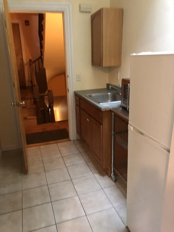 Studio bed, 1 bath apartment for rent at 1686 Massachusetts Ave Unit A, Neighborhood Nine — photo 4 of 6