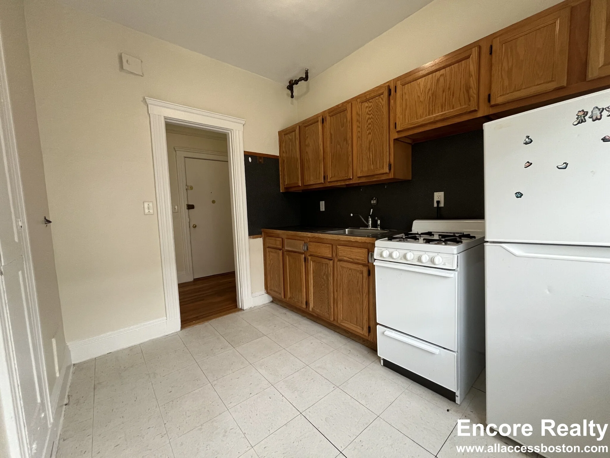 1 bed, 1 bath apartment for rent at 1687 Commonwealth Ave Unit 3, Brighton — photo 12 of 17