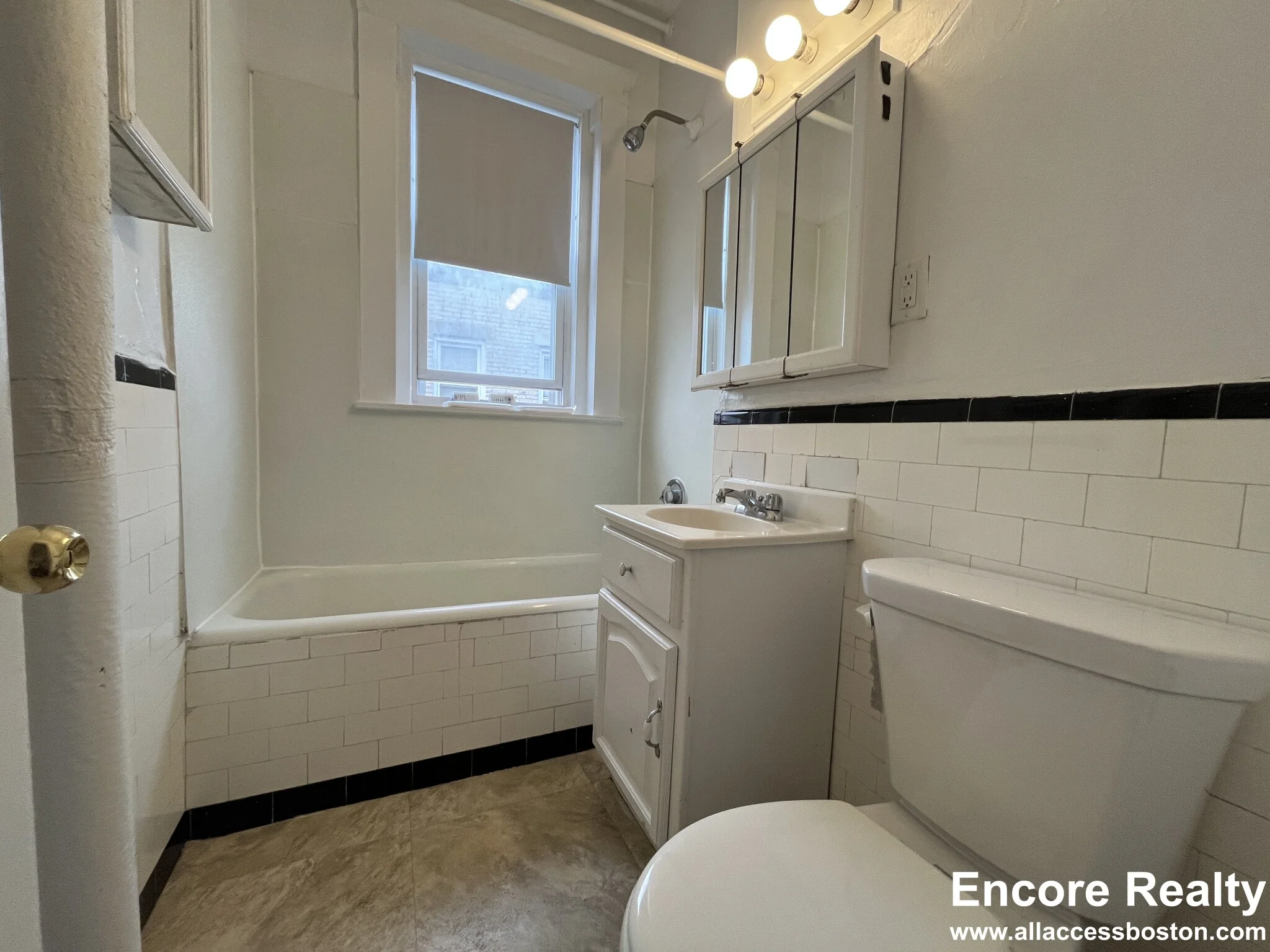 1 bed, 1 bath apartment for rent at 1687 Commonwealth Ave Unit 3, Brighton — photo 7 of 17