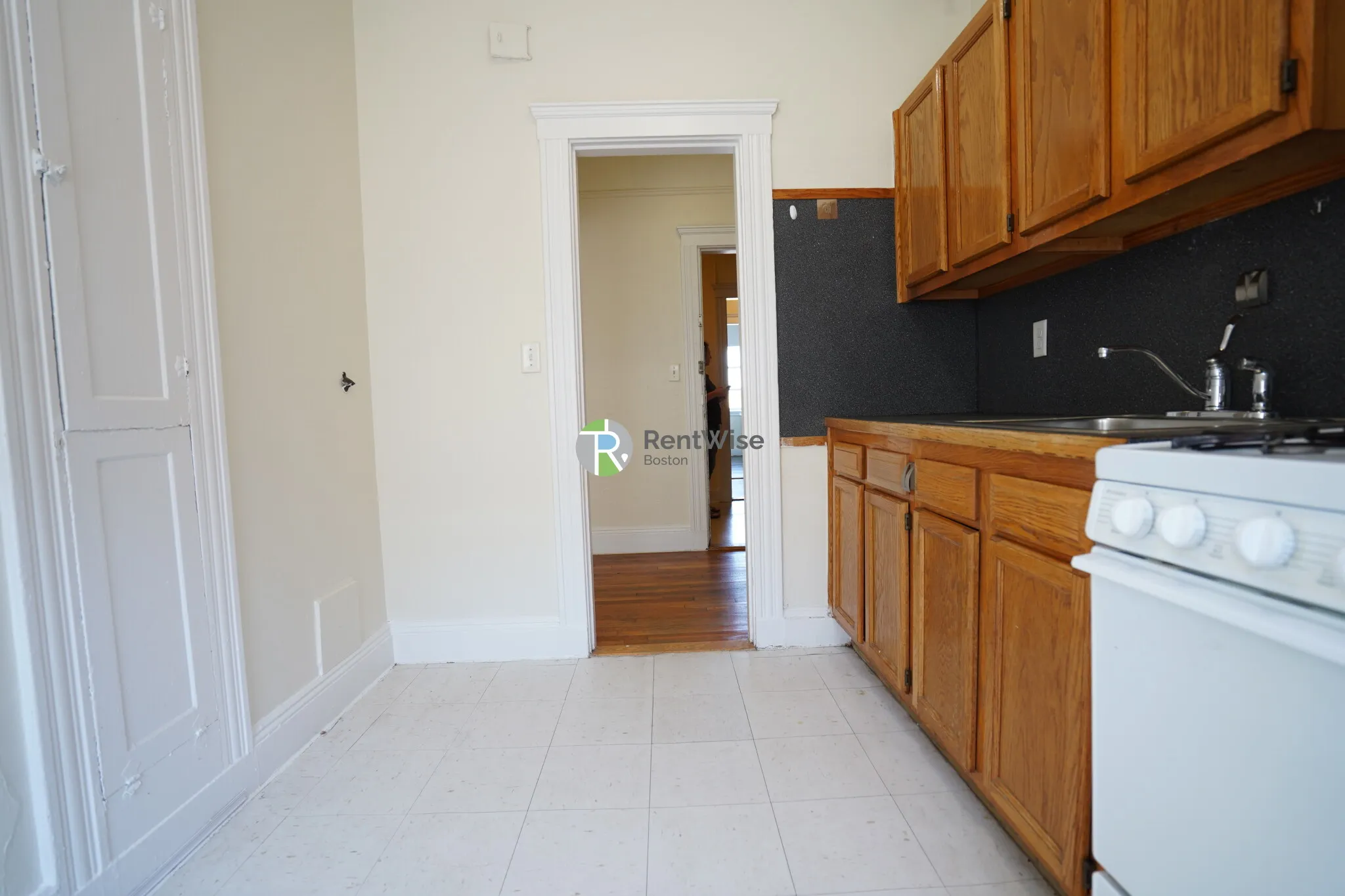 1 split bed, 1 bath apartment for rent at 1687 Commonwealth Ave Unit 32, Brighton — photo 5 of 13