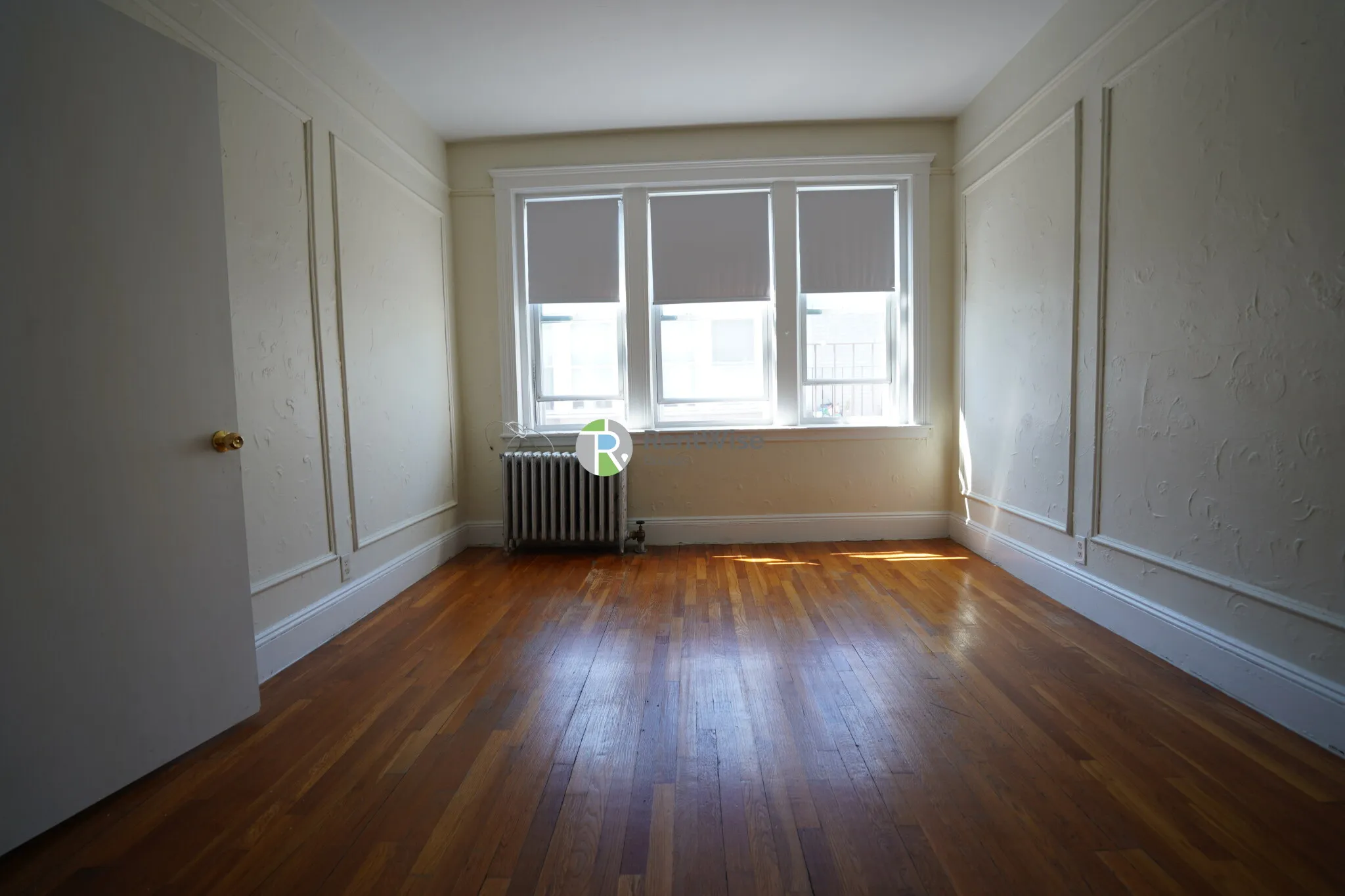 1 split bed, 1 bath apartment for rent at 1687 Commonwealth Ave Unit 32, Brighton — photo 1 of 13