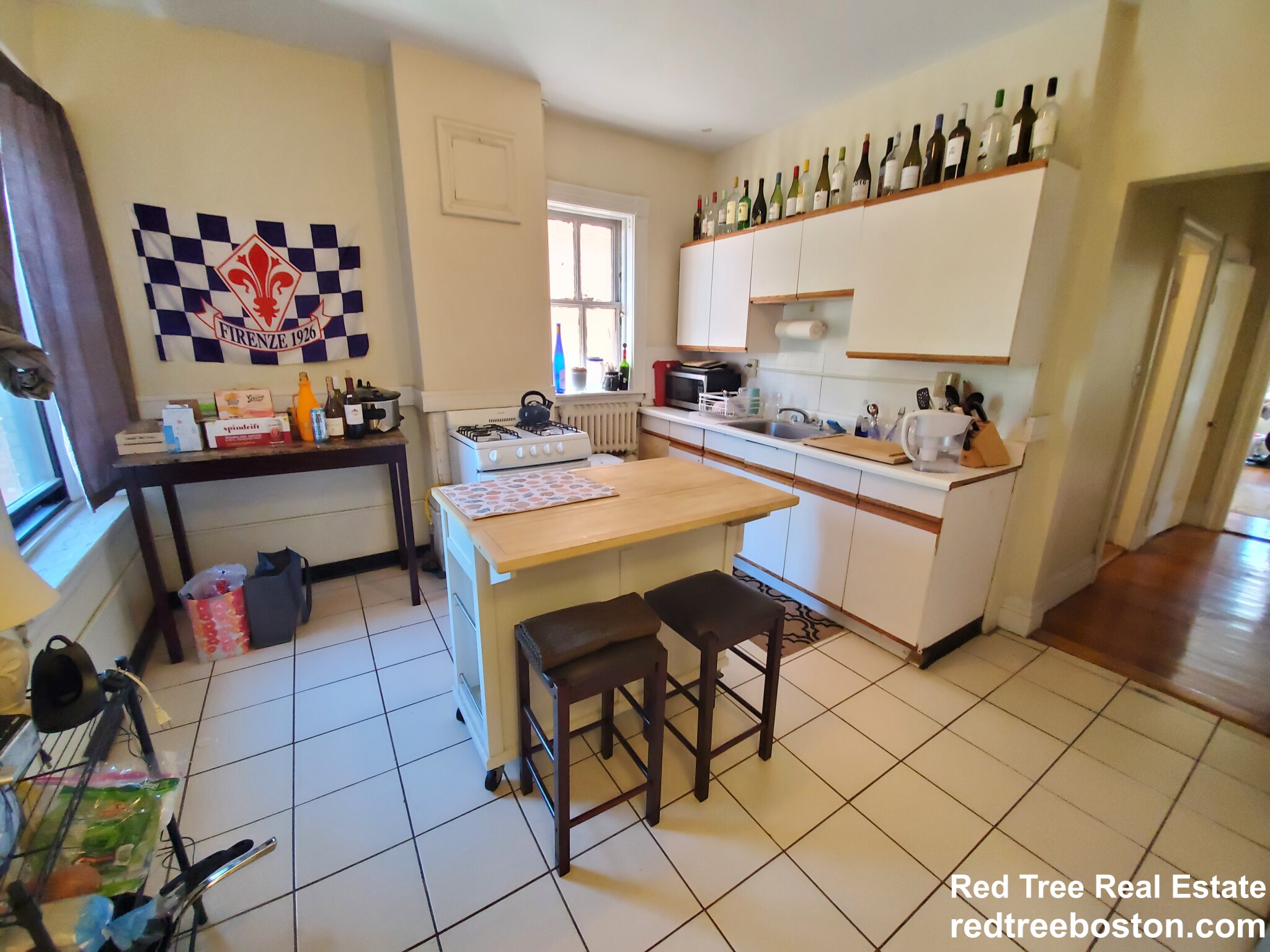 2 bed, 1 bath apartment for rent at 1688 Beacon St Unit 10, Brookline — photo 14 of 17