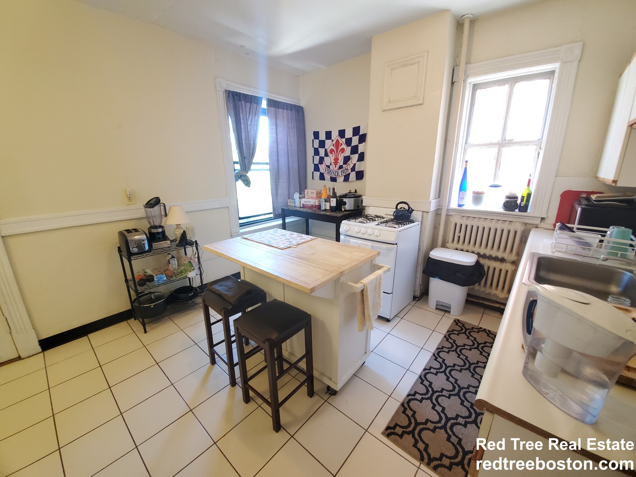 2 bed, 1 bath apartment for rent at 1688 Beacon St Unit 10, Brookline — photo 13 of 17