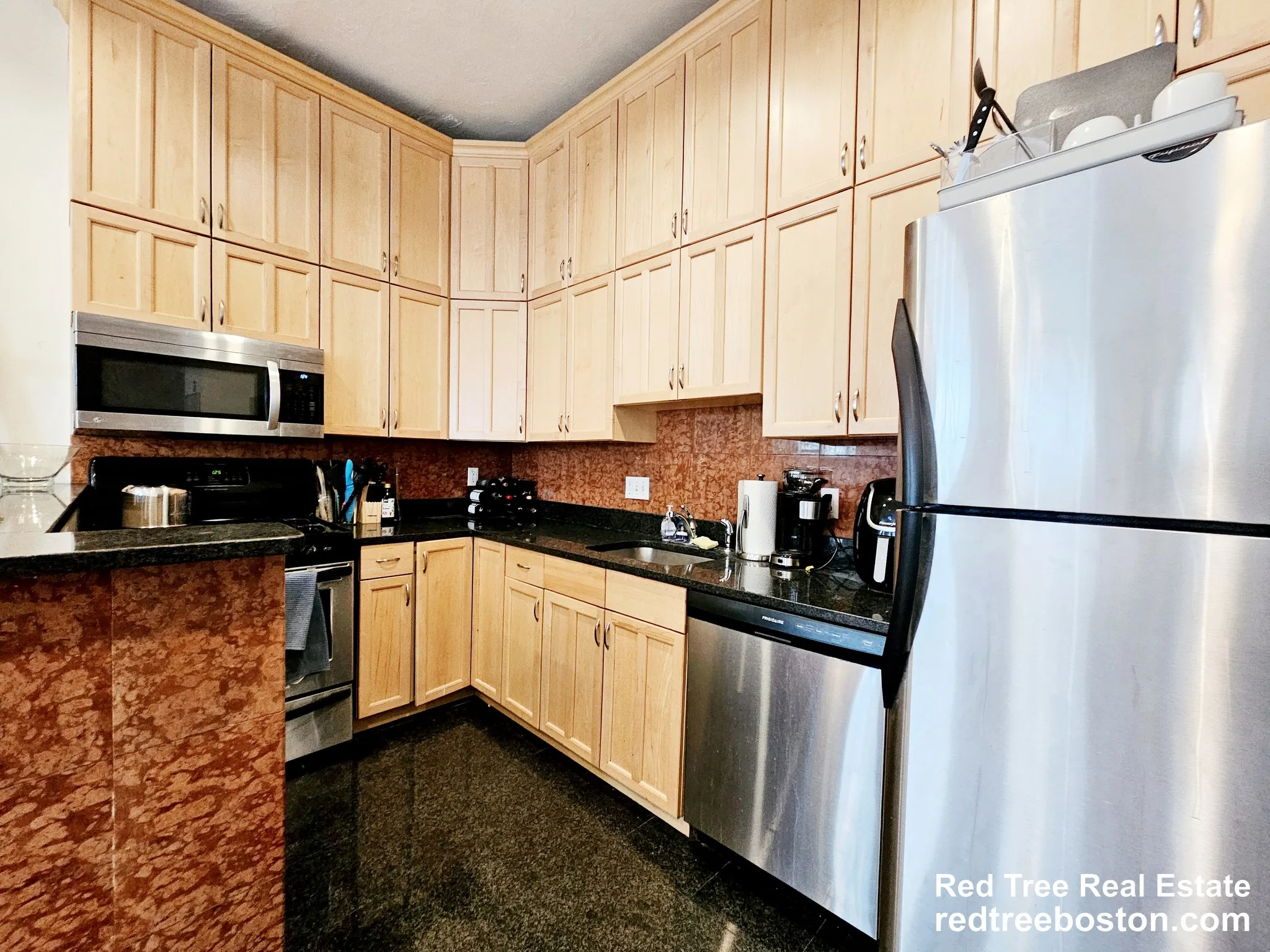3 bed, 3 bath apartment for rent at 1689 Beacon St Unit 1689-2, Aspinwall Hill