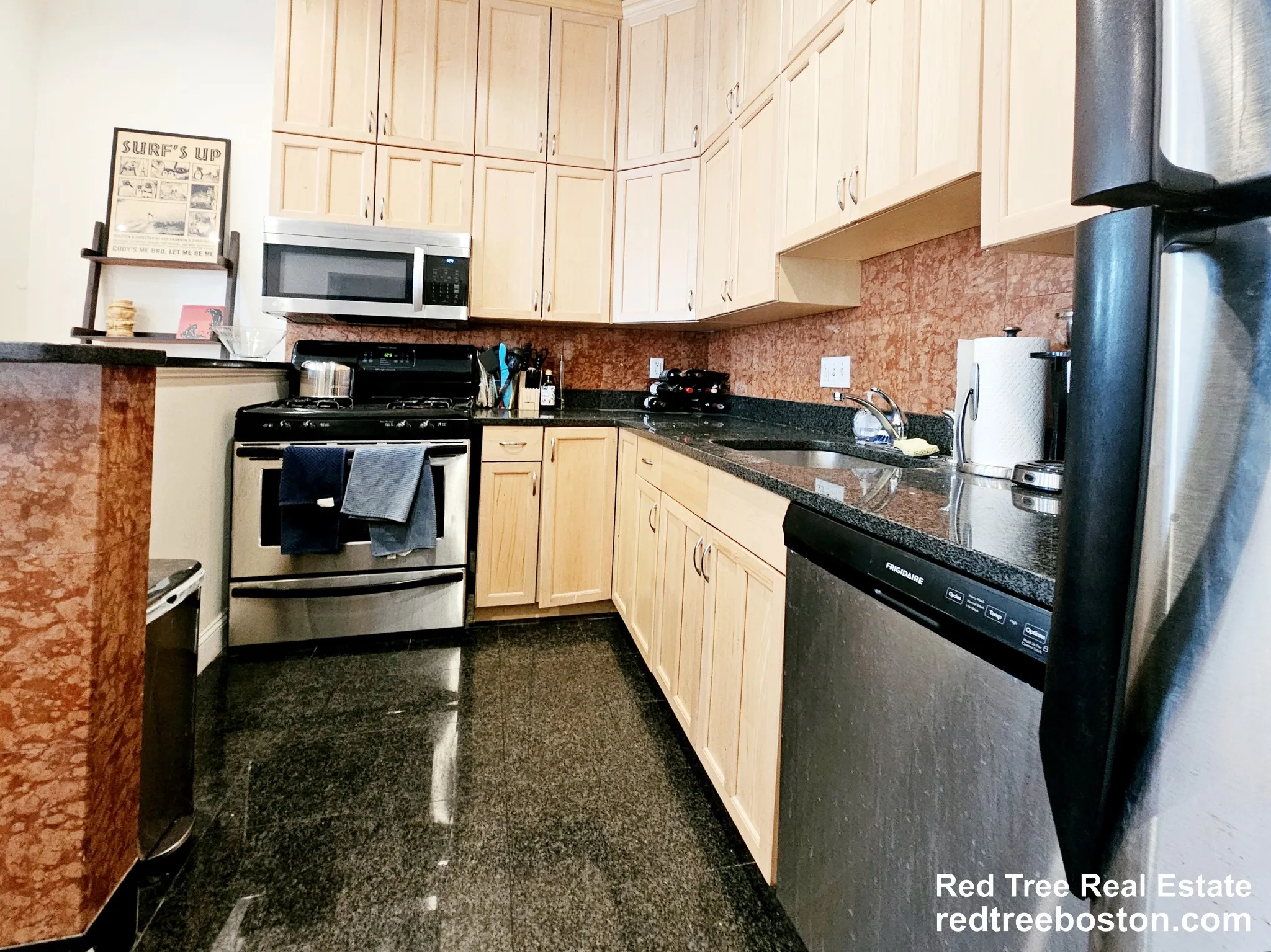 3 bed, 3 bath apartment for rent at 1689 Beacon St Unit 1689-2, Aspinwall Hill — photo 3 of 22