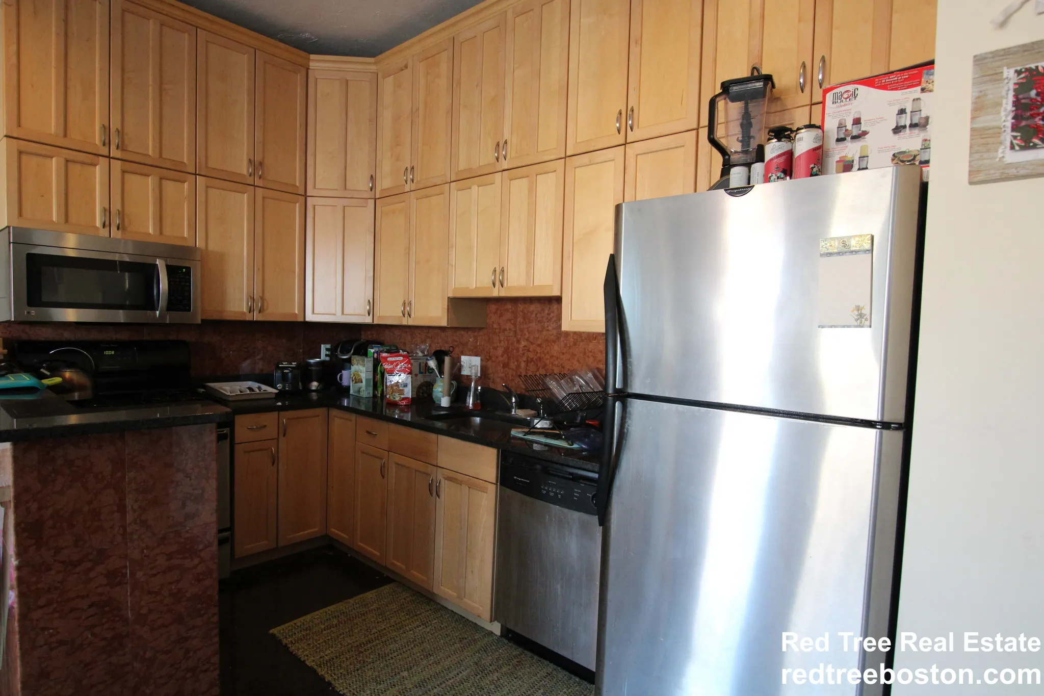 3 bed, 3 bath apartment for rent at 1689 Beacon St Unit 2, Aspinwall Hill — photo 5 of 16