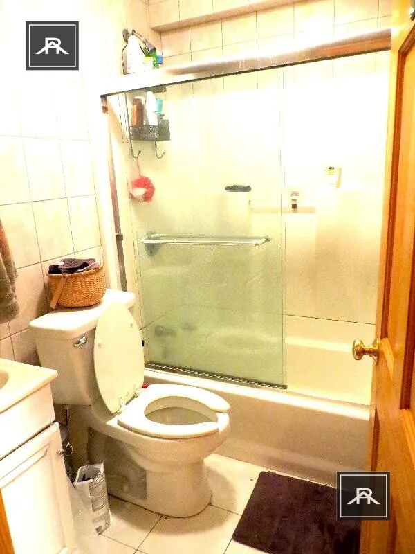 2 bed, 1 bath apartment for rent at 1689 Beacon St Unit 4, Aspinwall Hill — photo 4 of 11
