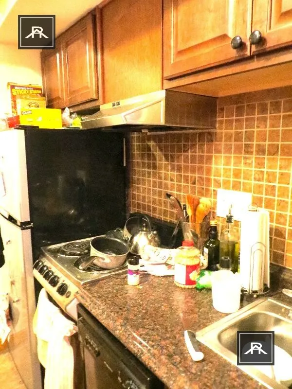 2 bed, 1 bath apartment for rent at 1689 Beacon St Unit 4, Aspinwall Hill — photo 3 of 11