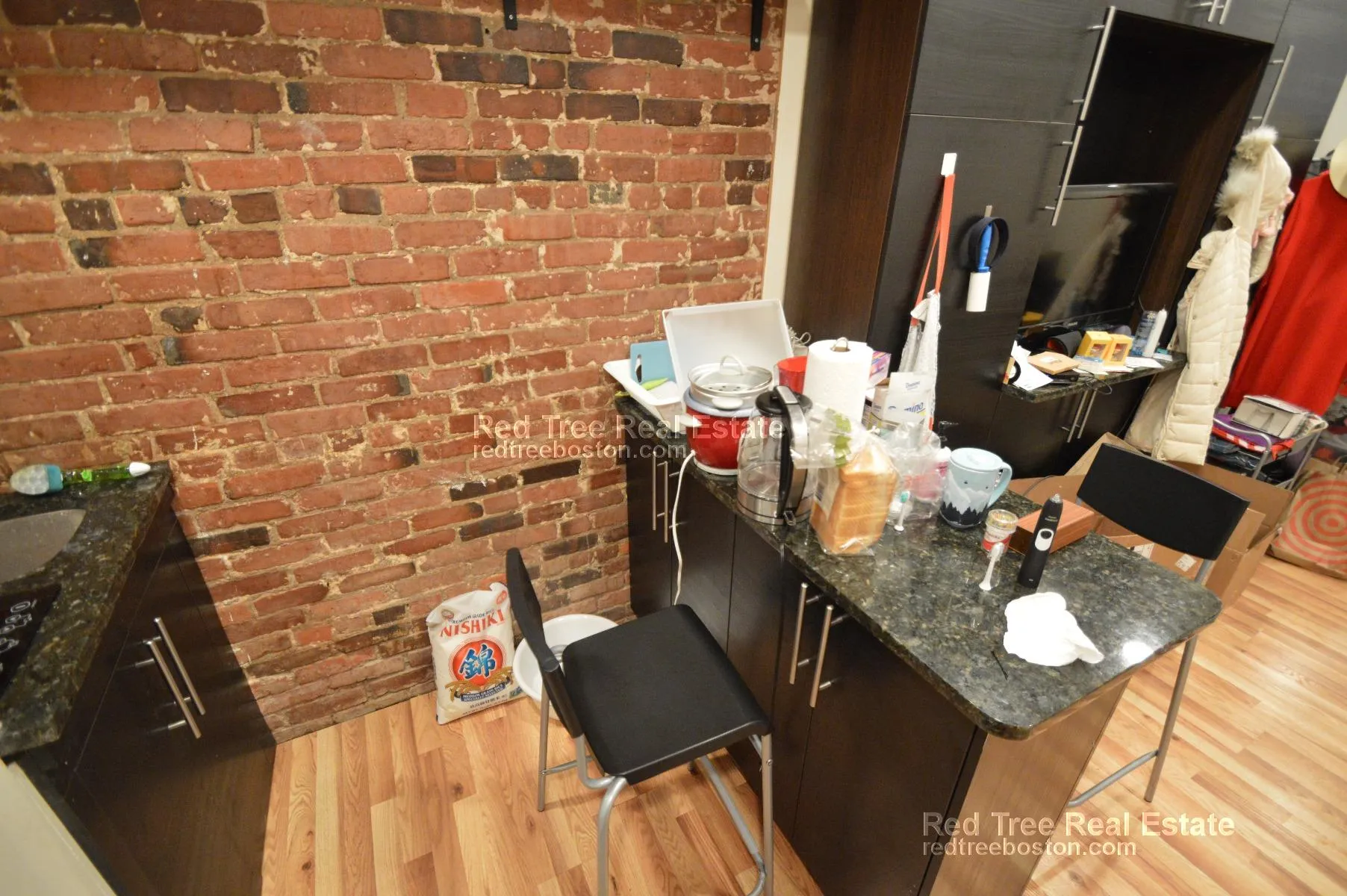 Studio bed, 1 bath apartment for rent at 1689 Beacon St Unit 6, Aspinwall Hill — photo 3 of 6