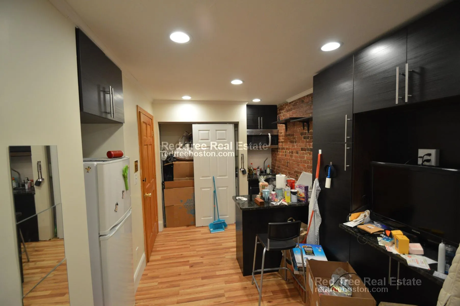 Studio bed, 1 bath apartment for rent at 1689 Beacon St Unit 6, Aspinwall Hill — photo 2 of 6