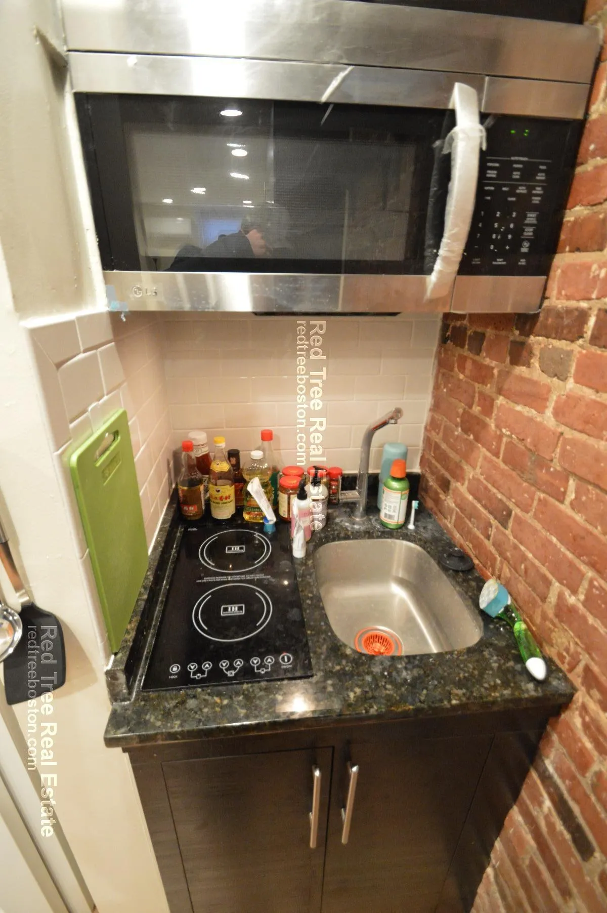 Studio bed, 1 bath apartment for rent at 1689 Beacon St Unit 6, Aspinwall Hill — photo 4 of 6