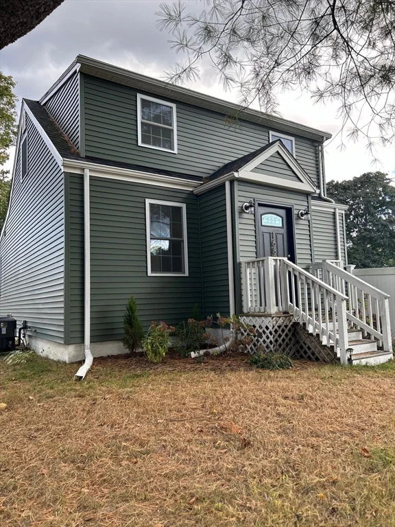 3 bed, 2 bath apartment for rent at 1689 Diamond Hill Rd, Cumberland — photo 2 of 21