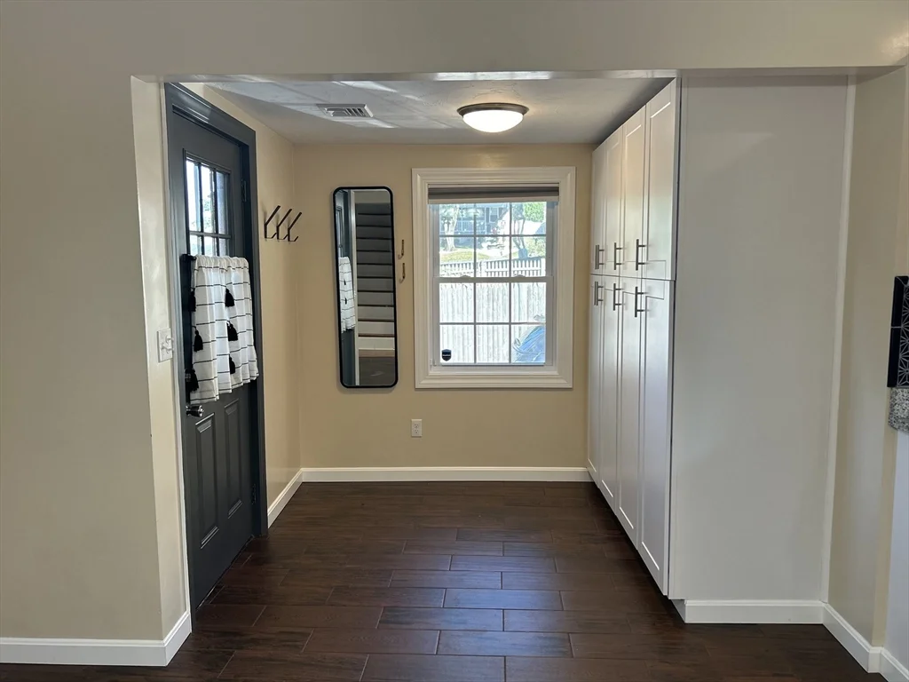 3 bed, 2 bath apartment for rent at 1689 Diamond Hill Rd Unit 1, Cumberland — photo 4 of 21