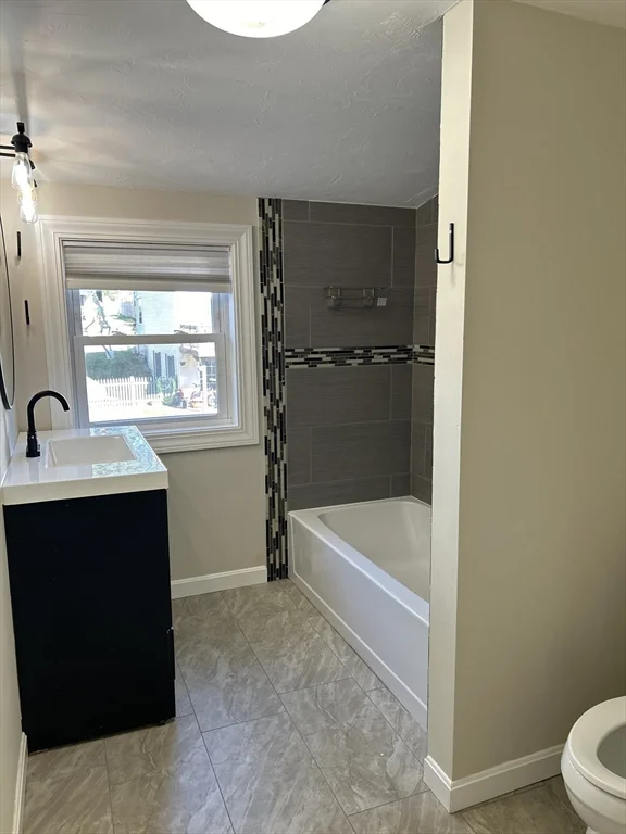 3 bed, 2 bath apartment for rent at 1689 Diamond Hill Rd Unit 1, Cumberland — photo 15 of 21
