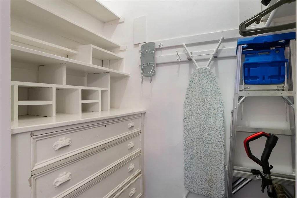 Studio bed, 1 bath apartment for rent at 169 Beacon St Unit 3R, Back Bay — photo 16 of 18