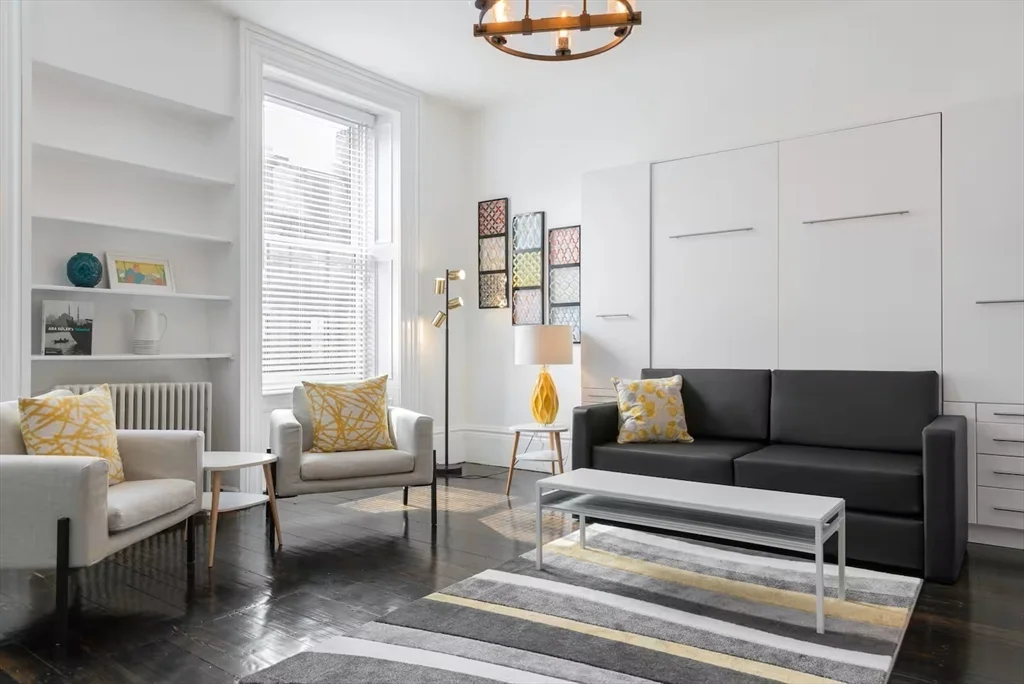 Studio bed, 1 bath apartment for rent at 169 Beacon St Unit 3R, Back Bay