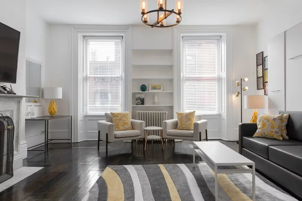 Studio bed, 1 bath apartment for rent at 169 Beacon St Unit 3R, Back Bay — photo 2 of 18