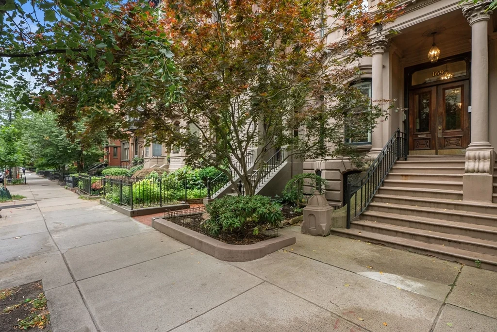 Studio bed, 1 bath apartment for rent at 169 Beacon St Unit 3R, Back Bay — photo 17 of 18