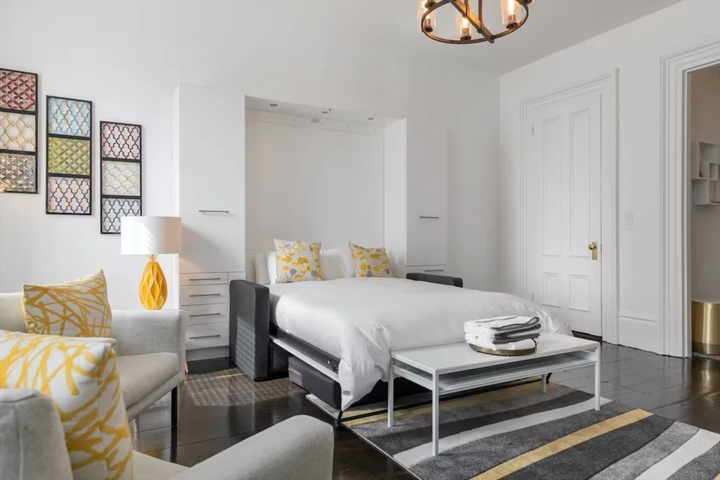 Studio bed, 1 bath apartment for rent at 169 Beacon St Unit 3R, Back Bay — photo 5 of 18