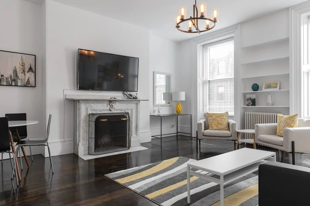 Studio bed, 1 bath apartment for rent at 169 Beacon St Unit 3R, Back Bay — photo 3 of 18