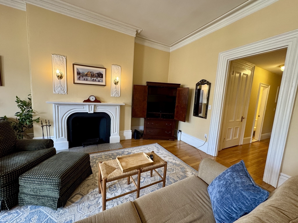 Studio bed, 1 bath apartment for rent at 169 Beacon St Unit 4-1, Back Bay — photo 6 of 21