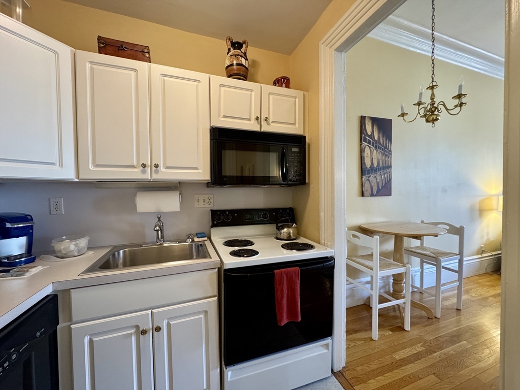 Studio bed, 1 bath apartment for rent at 169 Beacon St Unit 4-1, Back Bay — photo 15 of 21